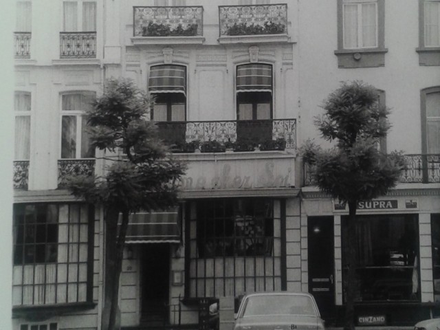 Gevel van Comme chez Soi aan het Rouppeplein, rond 1960. | Collectie Comme chez Soi 