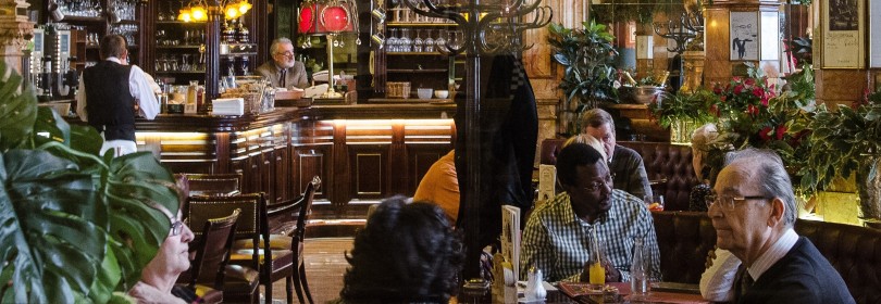 Café van hotel Metropole © Pascal Vandelanoitte